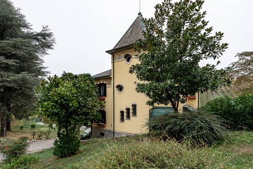 Villa a San Colombano al Lambro, Milano