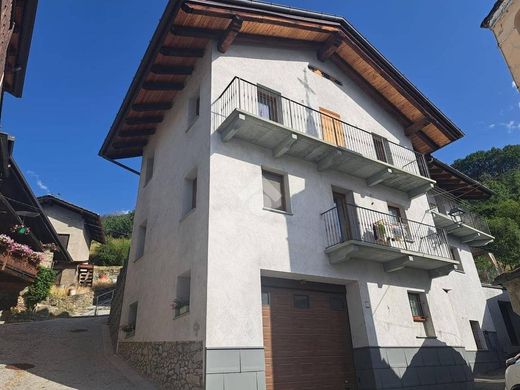 Villa in Charvensod, Valle d'Aosta