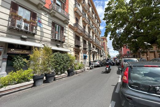 Appartement in Napels, Napoli