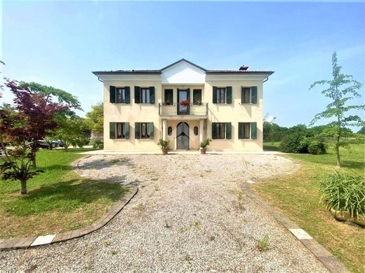 Villa Maserada sul Piave, Treviso ilçesinde