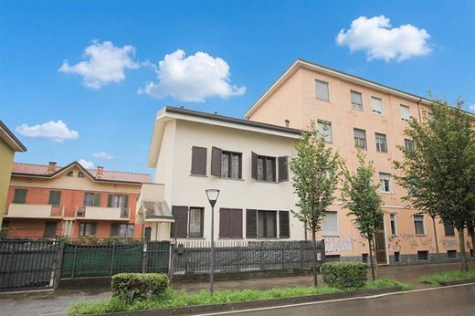 Villa in Cologno Monzese, Milan