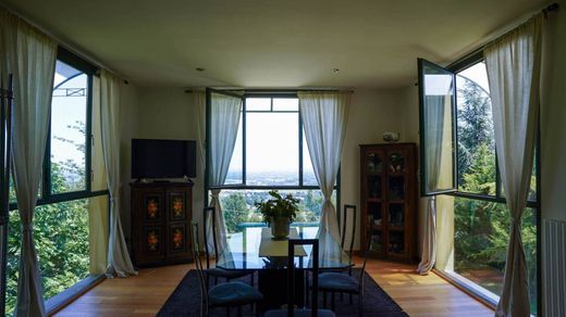 Luxury home in Traversetolo, Provincia di Parma