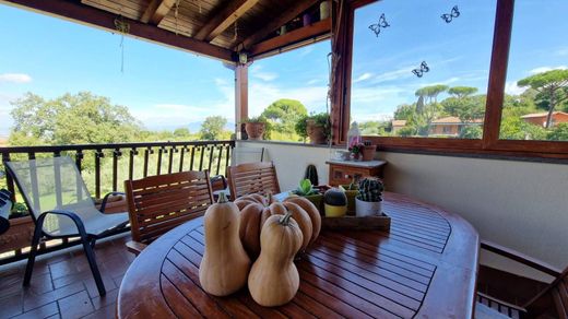 Apartment in Monte Porzio Catone, Rome