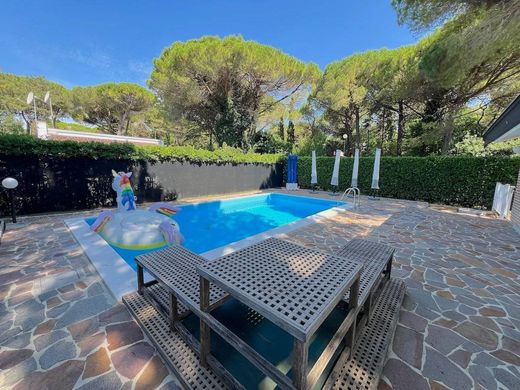 Villa Lignano Sabbiadoro, Udine ilçesinde