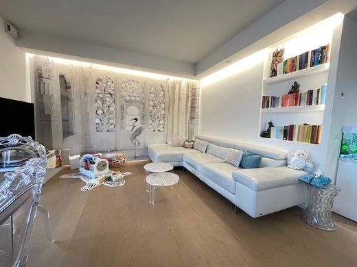 Penthouse Riccione, Rimini ilçesinde