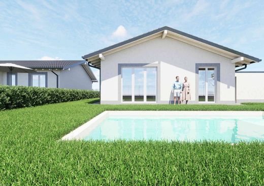 Villa in Tradate, Provincia di Varese