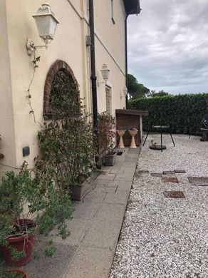 Villa in San Giuliano Terme, Province of Pisa