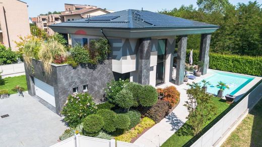 Villa in Fidenza, Provincia di Parma