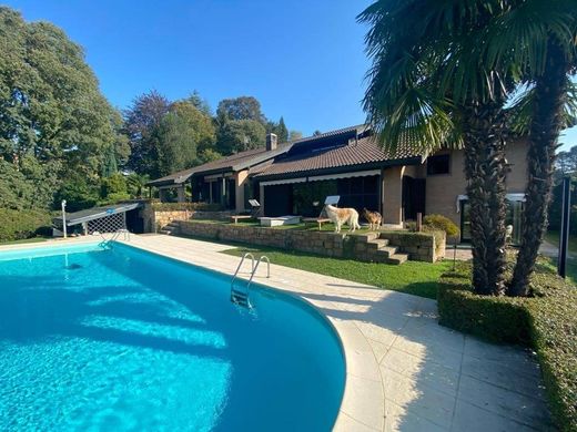 Villa in Tradate, Provincia di Varese