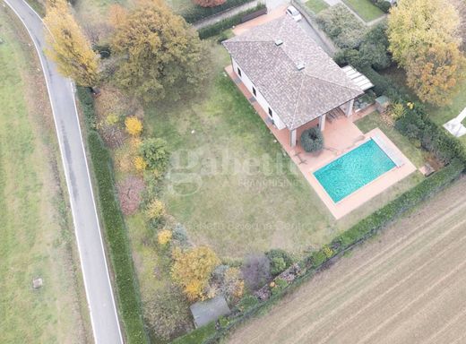 Willa w San Lazzaro di Savena, Bologna