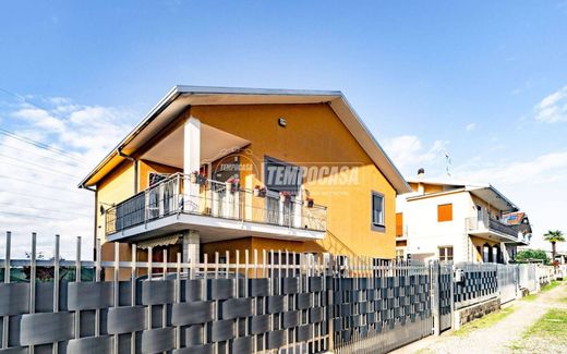 ‏וילה ב  Caronno Pertusella, Provincia di Varese