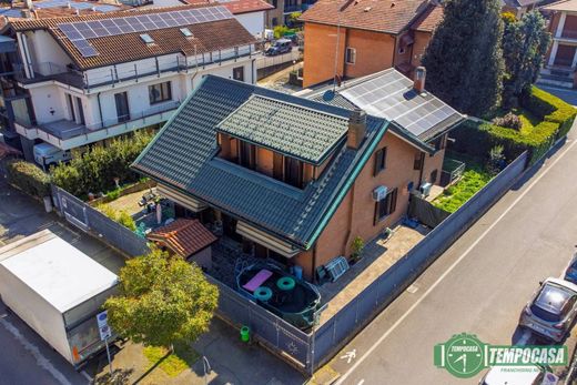 Villa in Melegnano, Milan