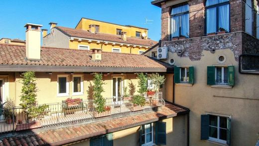 Penthouse in Verona, Provincia di Verona