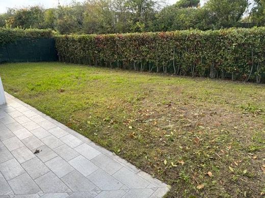 Appartement in Montignoso, Provincia di Massa-Carrara