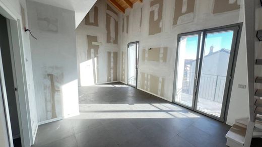 Villa in Sotto il Monte Giovanni XXIII, Provincia di Bergamo