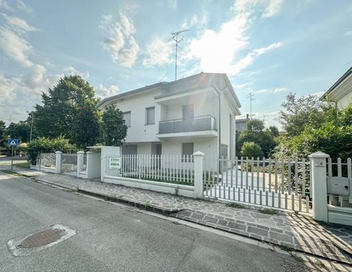 Вилла, Карпи, Provincia di Modena