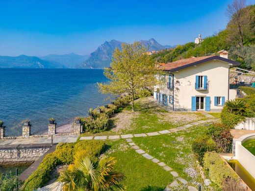 Villa in Monte Isola, Provincia di Brescia
