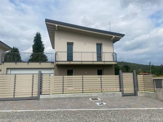 Villa in Sesto Calende, Provincia di Varese