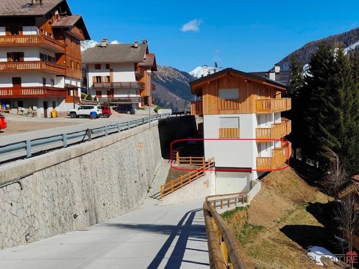 Apartment / Etagenwohnung in Livinallongo del Col di Lana, Provincia di Belluno