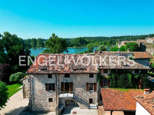 Villa in Monzambano, Province of Mantua