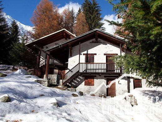 Courmayeur, Valle d'Aostaのヴィラ