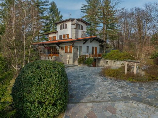 Villa in Sumirago, Provincia di Varese