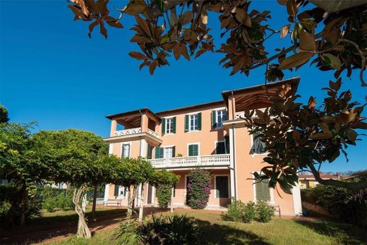 Villa - Massa, Provincia di Massa-Carrara