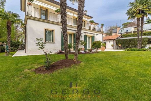 Villa in Montebelluna, Provincia di Treviso