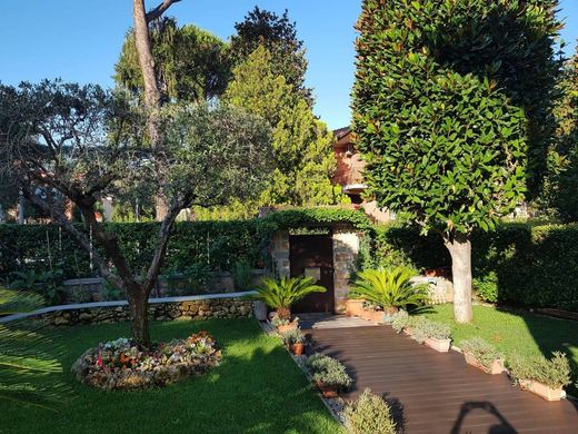 Villa in Rome, Latium