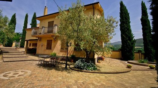 Villa a Poggio Catino, Rieti