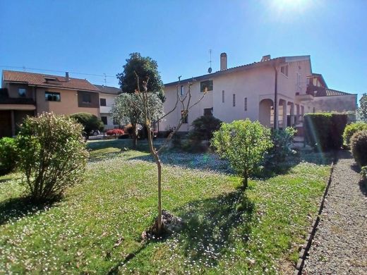 Villa Lissone, Monza e della Brianza ilçesinde