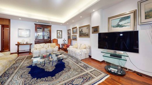 Villa a Basiglio, Milano