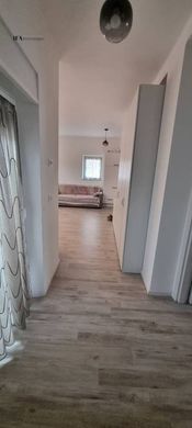 Apartment / Etagenwohnung in Neumarkt, Bozen