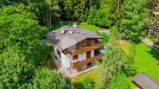 Villa Carisolo, Trento ilçesinde