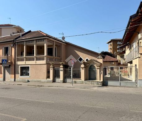 Luxury home in Grugliasco, Turin