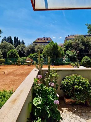 Apartment / Etagenwohnung in Rom, Latium