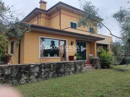 ‏וילה ב  Carrara, Provincia di Massa-Carrara