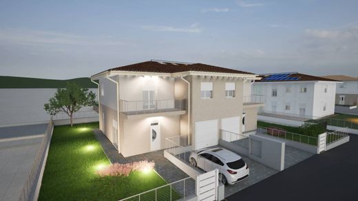 别墅  Castelvetro di Modena, 摩德纳省