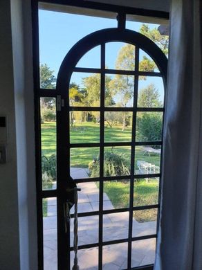 Villa Castagneto Carducci, Livorno ilçesinde