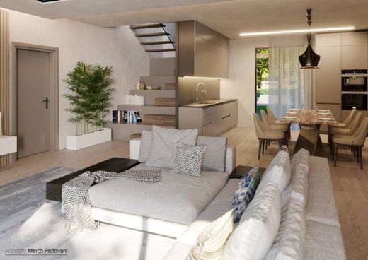 Villa a Castelnuovo Rangone, Modena