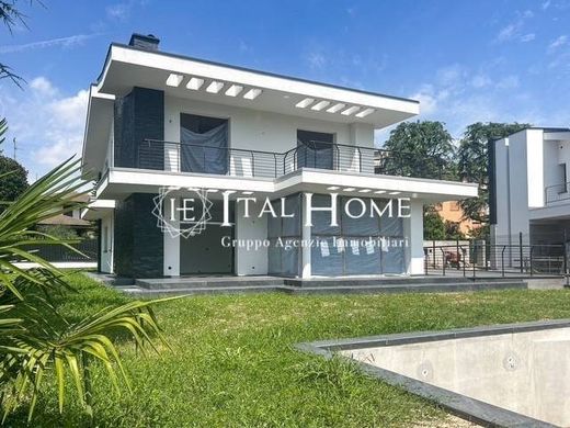 Villa Inverigo, Como ilçesinde