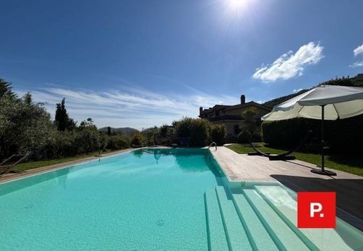 Villa - Castel Morrone, Provincia di Caserta