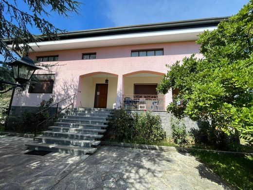 Вилла, Lozzolo, Provincia di Vercelli