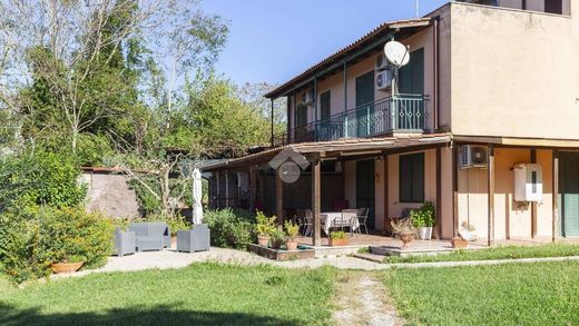 别墅  罗马市, 罗马省