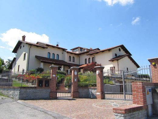 Villa Vicoforte, Cuneo ilçesinde