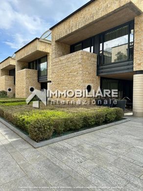 빌라 / Merate, Provincia di Lecco