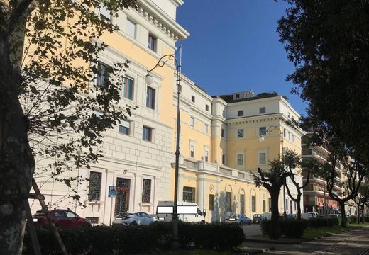 Salerno, Provincia di Salernoのアパートメント