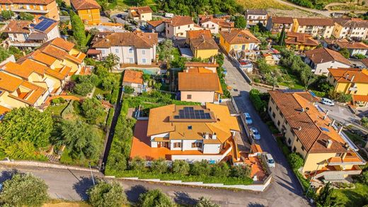 Villa en Vaiano, Provincia di Prato