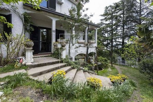 Villa in Gavirate, Provincia di Varese