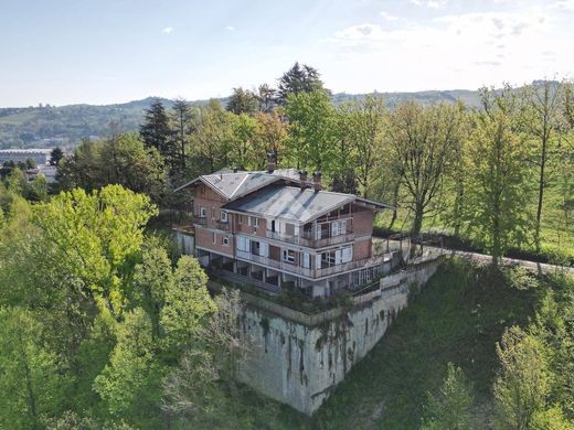 Villa in Alba, Provincia di Cuneo